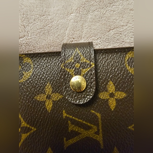 Louis Vuitton Monogram Agenda/ Wallet - Picture 4 of 9